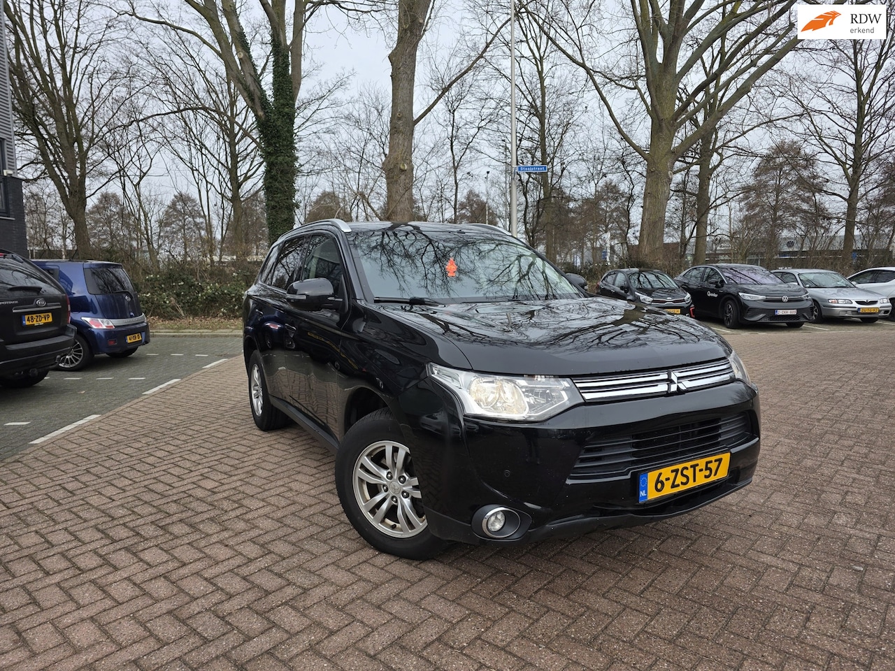 Mitsubishi Outlander - 2.0 Business Edition Automaat 7 Persoons Clima - AutoWereld.nl