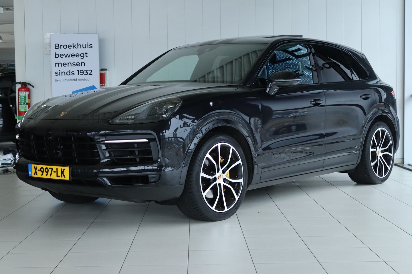 Porsche Cayenne - 3.0 E-Hybrid | Adapt. Cruise | 360 Camera | Bose | HUD | Sportchrono | 4-Wielbesturing | M - AutoWereld.nl