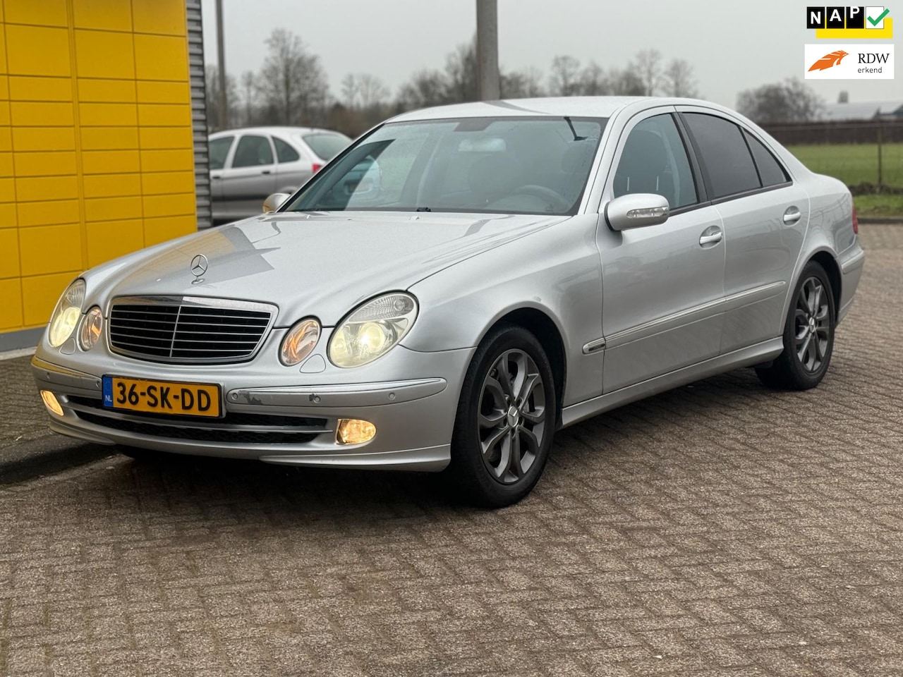 Mercedes-Benz E-klasse - 280 Avantgarde Select Bj 2006 AUT Xenon Leer Navi Pdc - AutoWereld.nl