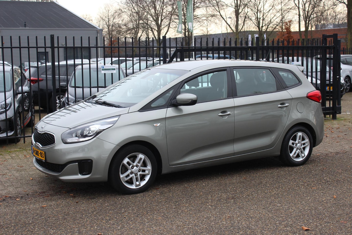 Kia Carens - 1.6 GDi ComfortLine 1.6 GDi ComfortLine, 7-persoons, Navigatie! - AutoWereld.nl