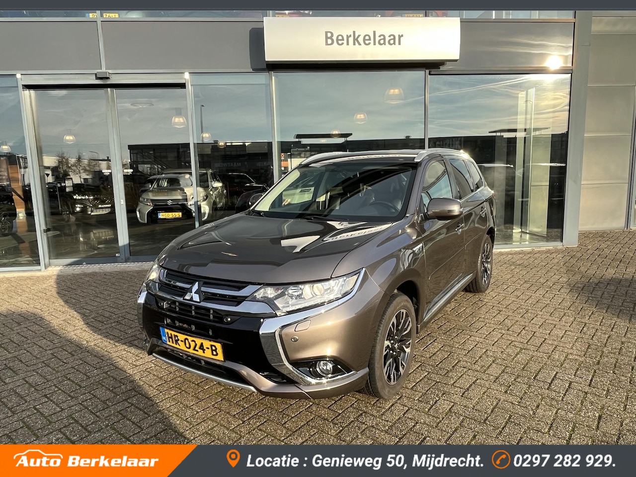 Mitsubishi Outlander - 2.0 PHEV Executive Edition | Trekhaak | Winterbanden op Velg Lichtmetaal - AutoWereld.nl