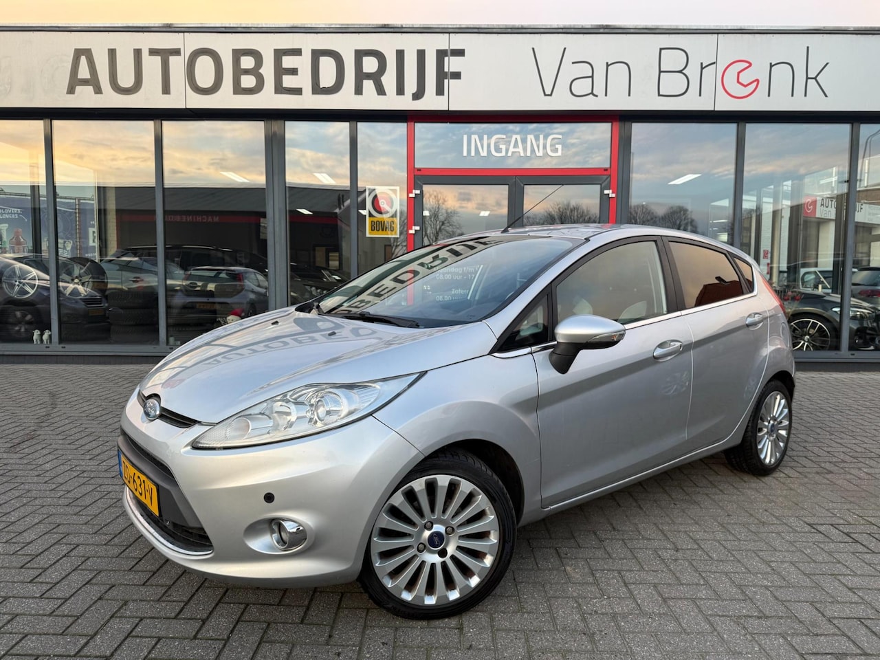 Ford Fiesta - 1.6 Ghia | Leder | Nieuwe APK | Winter pakket - AutoWereld.nl