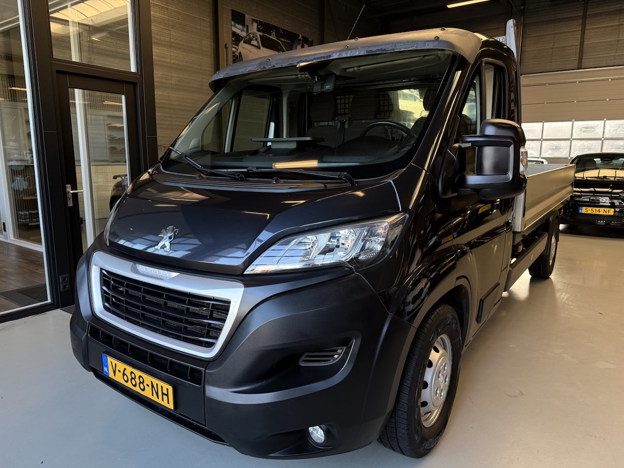 Peugeot Boxer - 335 2.0 BlueHDI L2S Luchtvering, Camera, Open laadbak - AutoWereld.nl