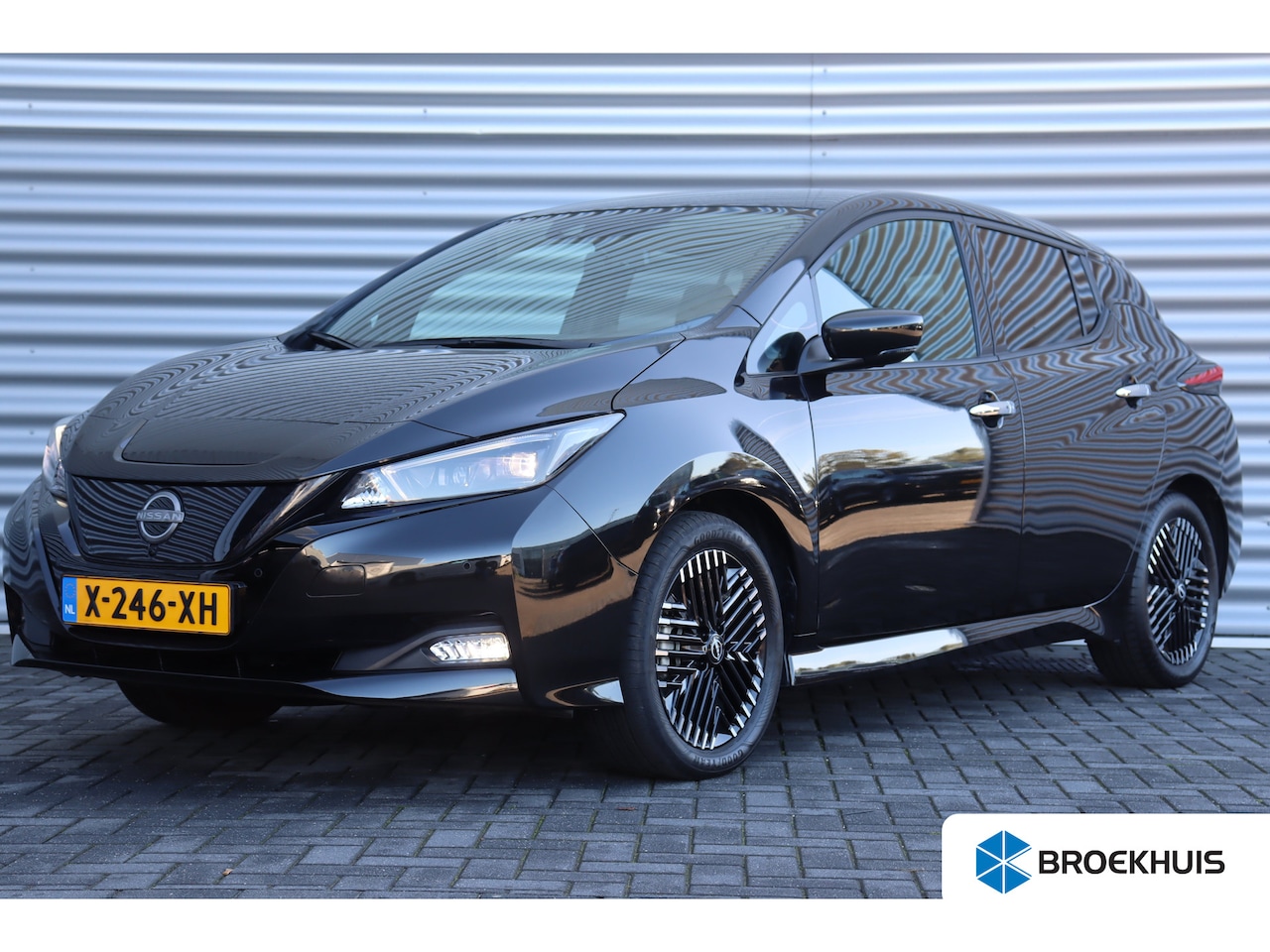 Nissan LEAF - 39KWH 150PK N-Connecta AUTOMAAT / NAVI / CLIMA / LED / PDC / 17" LMV / CAMERA / KEYLESS / - AutoWereld.nl