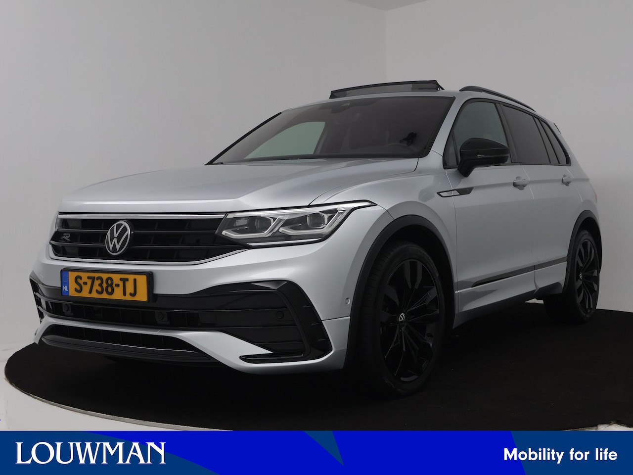 Volkswagen Tiguan - 1.5 TSI R-Line | Panoramadak | 20 Inch | Digitaal Dashboard | Nederlandse Auto | NAP | - AutoWereld.nl