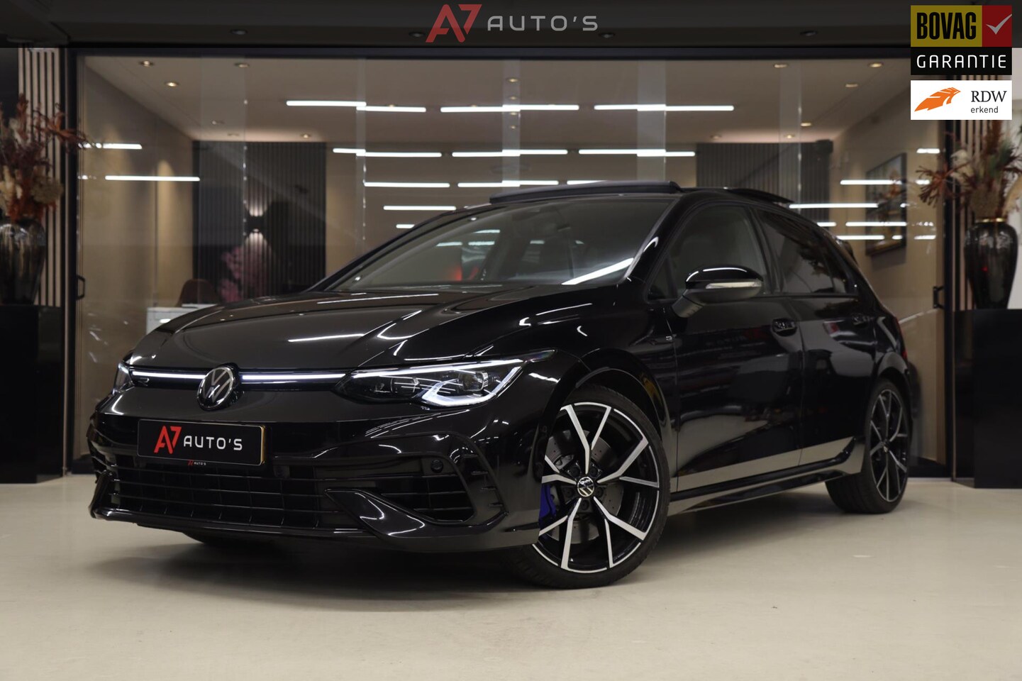Volkswagen Golf - 2.0 TSI R 4Motion AKRAP/PANO/HEADUP/IQ/H-K/BOMVOL - AutoWereld.nl