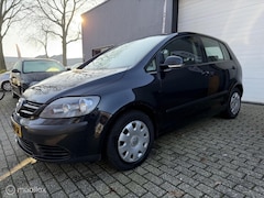 Volkswagen Golf - 1.6 FSI Nieuwe APK / NAP / Trekhaak /