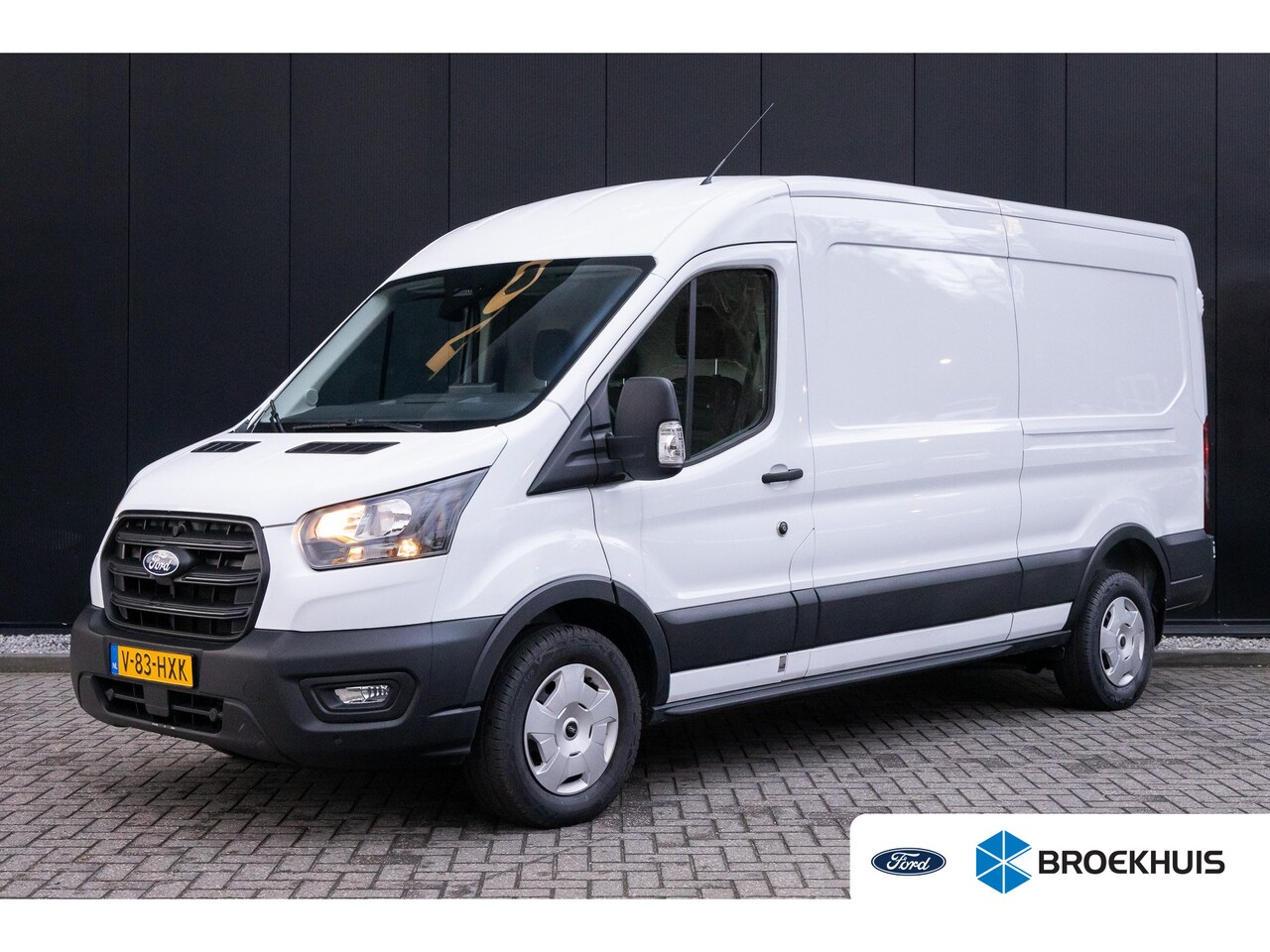 Ford Transit - 350 2.0 TDCI L3H2 Trend | Nieuw model | Parkeercamera | Bijrijdersbank | Trekhaak | Stoel - AutoWereld.nl
