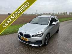 BMW 2-serie Active Tourer - 218i High Executive Edition Panoramadak Camera Trekhaak Enz