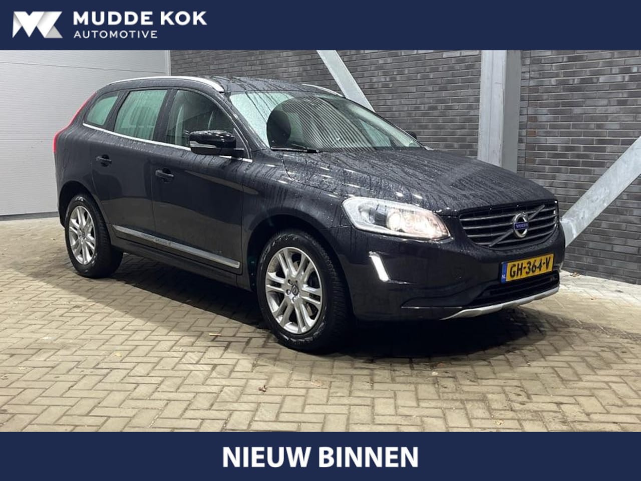 Volvo XC60 - 2.0 D4 FWD Ocean Race | Automaat | Panoramadak | Trekhaak | Leder | Camera - AutoWereld.nl