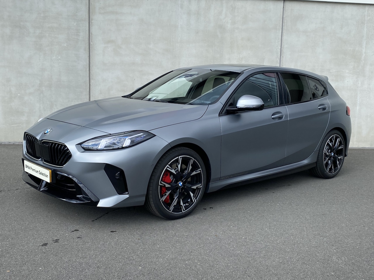 BMW 1-serie - 120 M Sport Design Edition | BMW Iconic Glow | BMW Head-Up Display | Driving Assistant | M - AutoWereld.nl