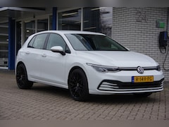 Volkswagen Golf - 1.0 TSI Navigatie PDC Carplay Lane-assist 19inch