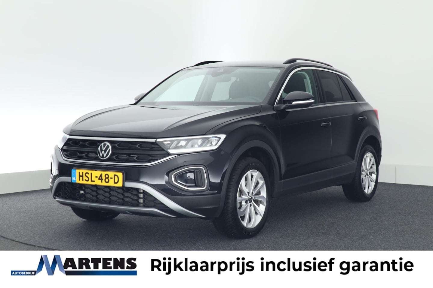 Volkswagen T-Roc - 1.5 TSI 150pk DSG Life Edition Trekhaak Camera Navigatie ACC Carplay Keyless Led - AutoWereld.nl