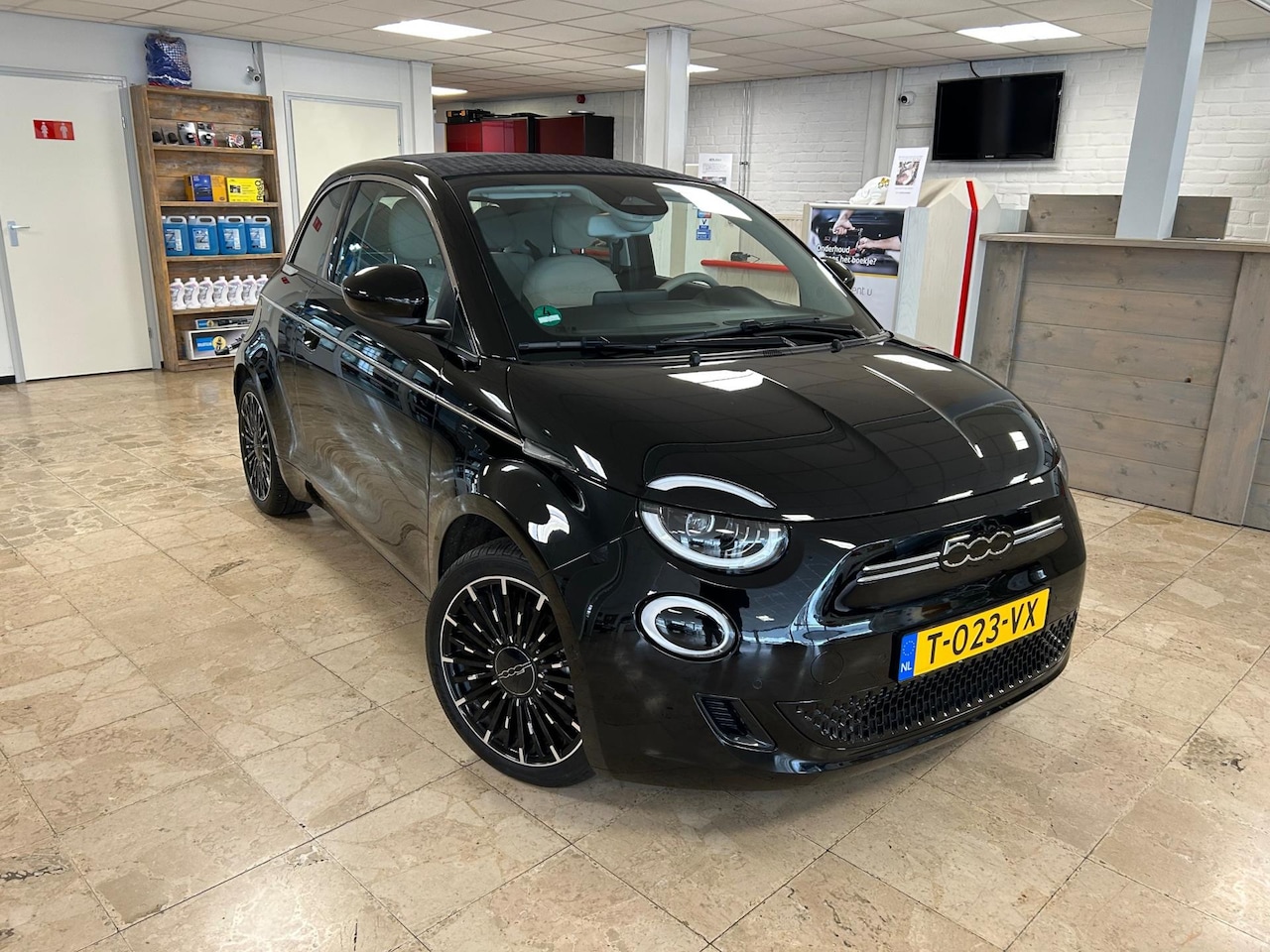 Fiat 500 - La Prima 42 kWh | Full Led | Carplay | Cabrio | Keyless | Camera | Cruise Control | Leder - AutoWereld.nl