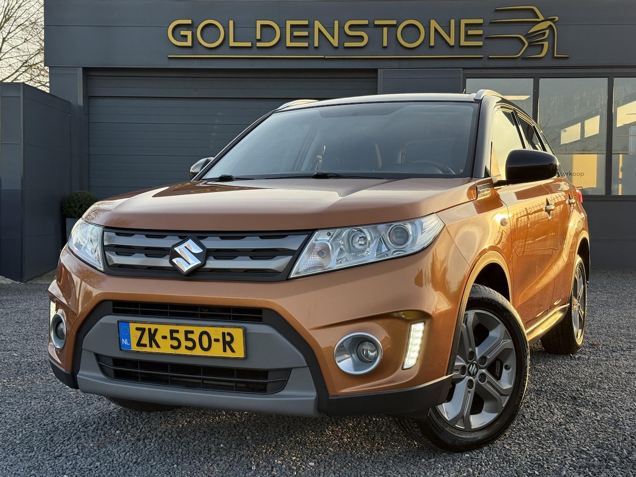 Suzuki Vitara - 1.6 Exclusive Navi,Camera,Stoelverwarming,120pk,Clima,Cruise,Lm velgen,2e Eigenaar,Apk tot - AutoWereld.nl
