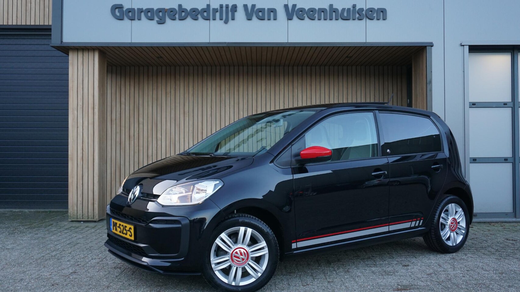 Volkswagen Up! - 1.0 TSI 90PK BMT up! Beats Pano Cruise 5-drs 15inch LM BEATS audio *44649km* Elek pakket A - AutoWereld.nl