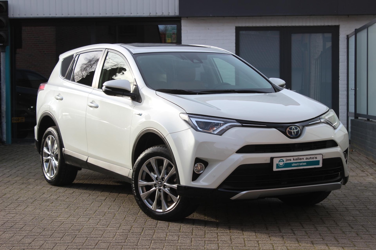 Toyota RAV4 - 2.5 Hybrid AWD Style Full Option, 360 Camera, Open Dak, Vol Leder, Winter Pack, Keyless! - AutoWereld.nl
