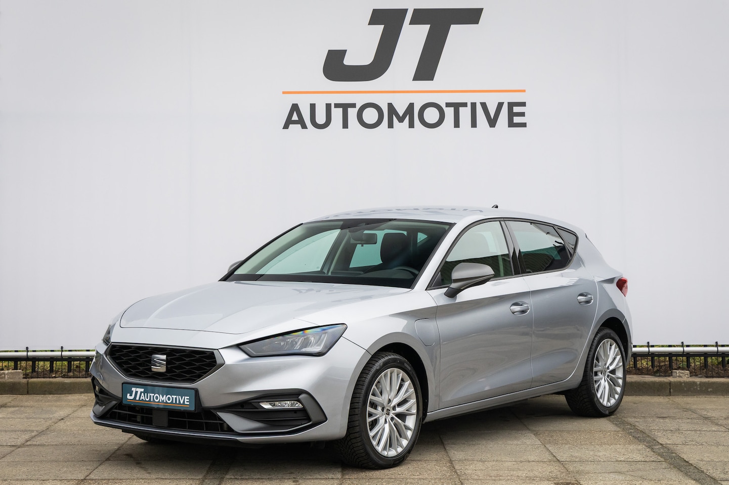 SEAT Leon - 1.4 TSI eHy. PHEV FR SOH98% Stuur/Stoelverwarming | PDC - AutoWereld.nl