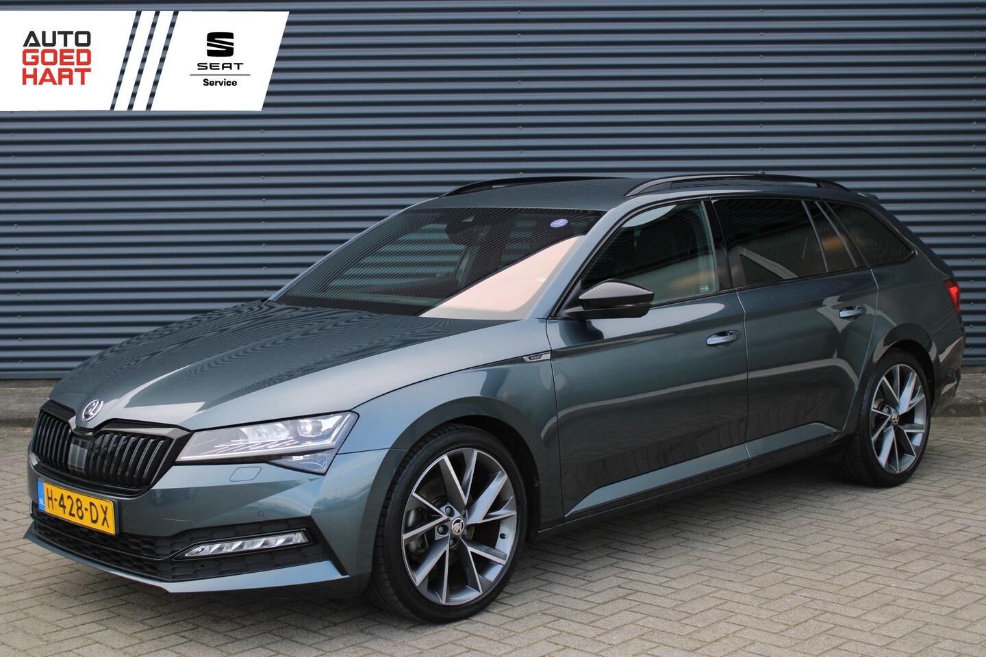 Skoda Superb Combi - 1.5 TSI ACT Sportline Virtual-Cockpit Leer/Alcantara "18-LMV Camera Trekhaak - AutoWereld.nl