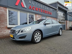 Volvo S60 - 1.6 T4 Kinetic Automaat Trekhaak Dealer Onderhouden Nette Auto Airco Cruise Control