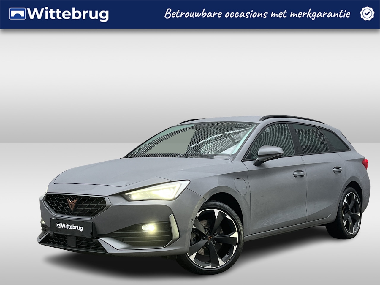 CUPRA Leon Sportstourer - 1.4 e-Hybrid 204PK Performance / Full-LED / Achteruitrijcamera / Stuur + Stoelverwarming / - AutoWereld.nl