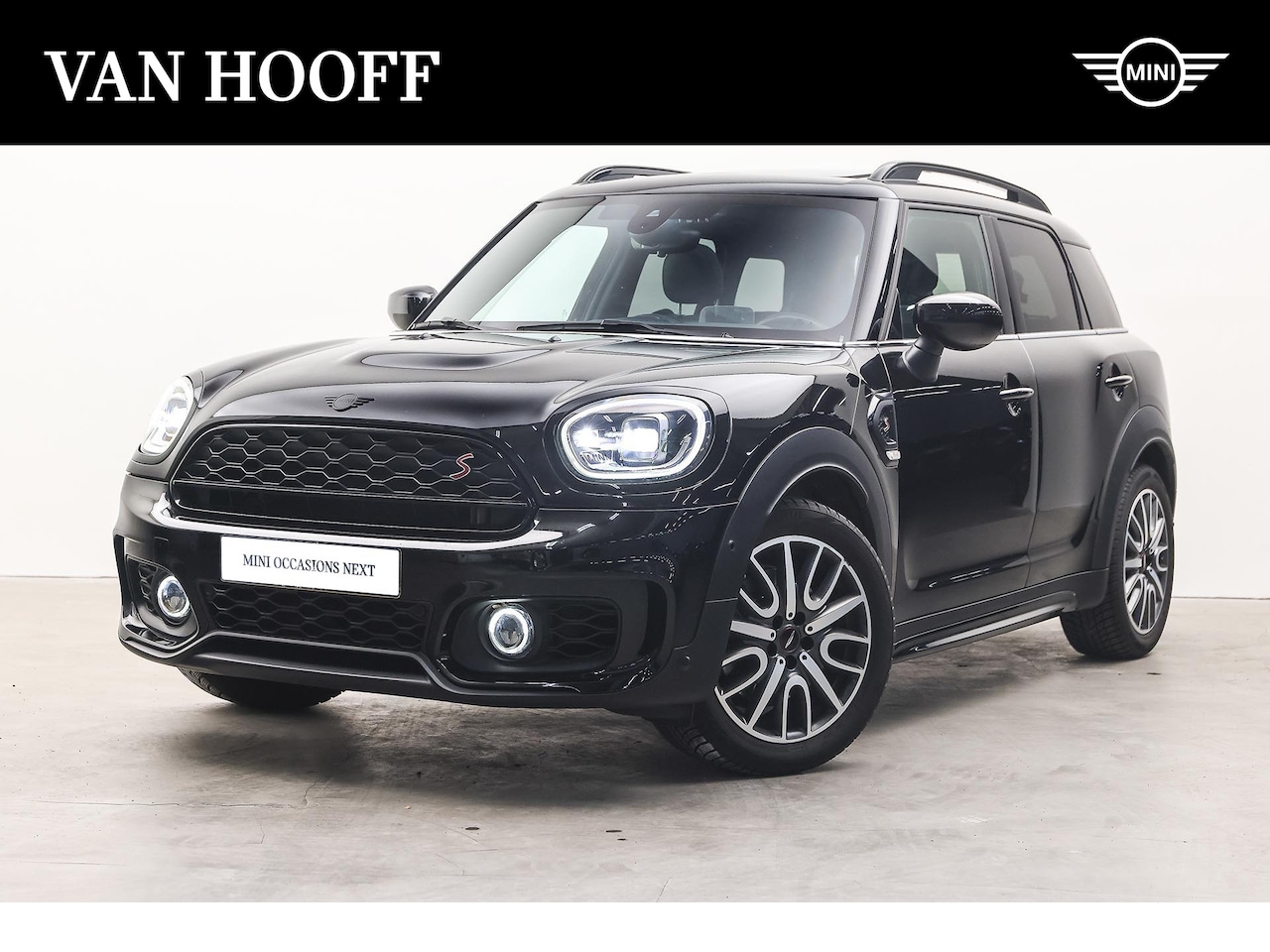 MINI Countryman - Cooper S John Cooper Works Automaat / Panoramadak / Achteruitrijcamera / Adaptief onderste - AutoWereld.nl