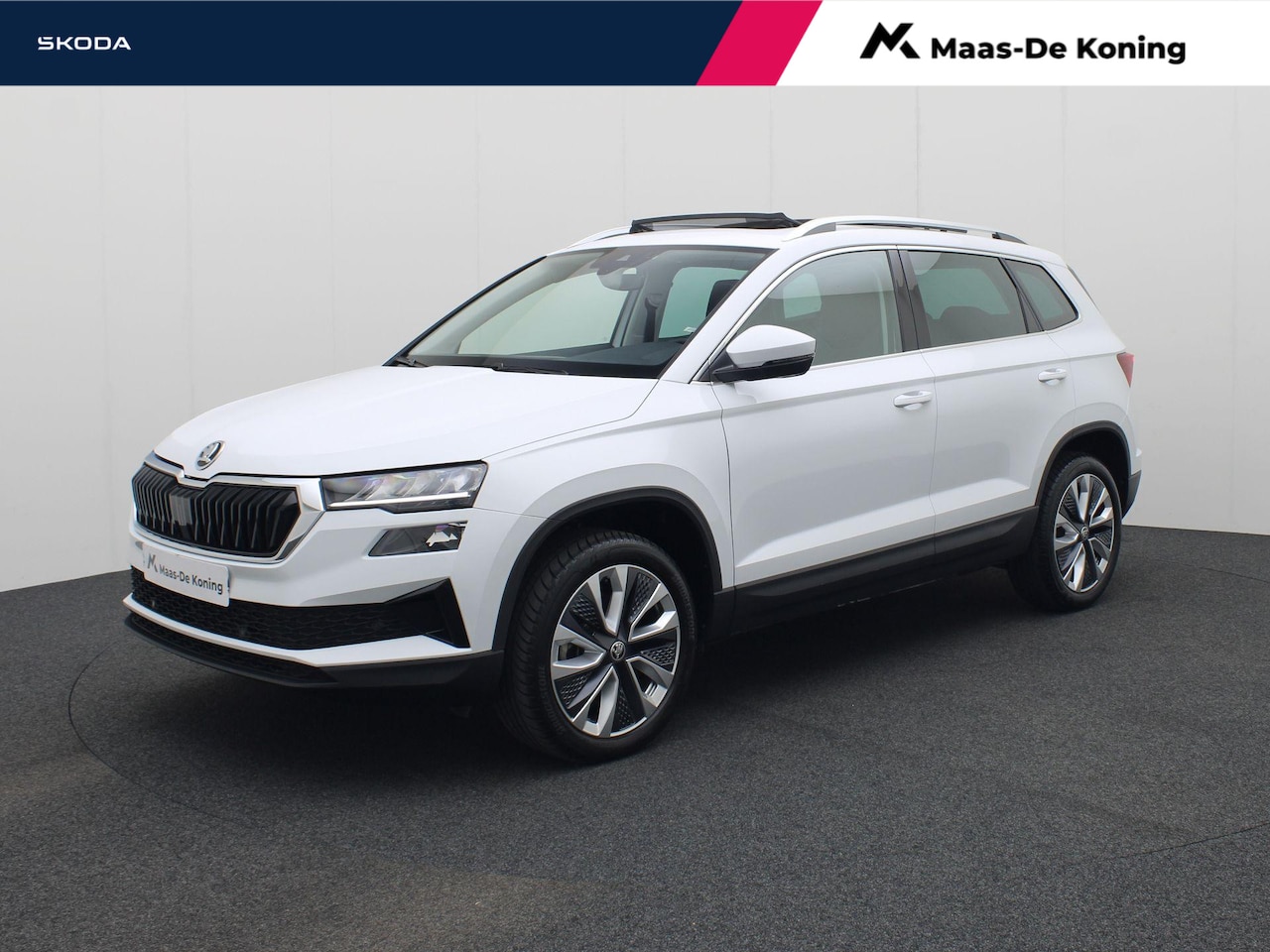 Skoda Karoq - 1.5TSI/150PK DSG Business Edition · Panoramadak · Parkeersensoren + Camera · App-Connect · - AutoWereld.nl