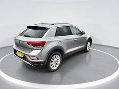 Volkswagen T-Roc - 1.0TSI/110PK Life · Apple/Android Car Play · Parkeersensoren · LED · Garantie tot 01-01-20
