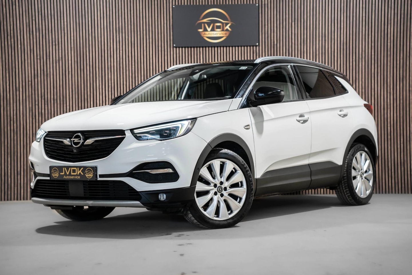 Opel Grandland X - 1.6 Turbo Ultimate LED CAMERA LEDER AUTOMAAT - AutoWereld.nl