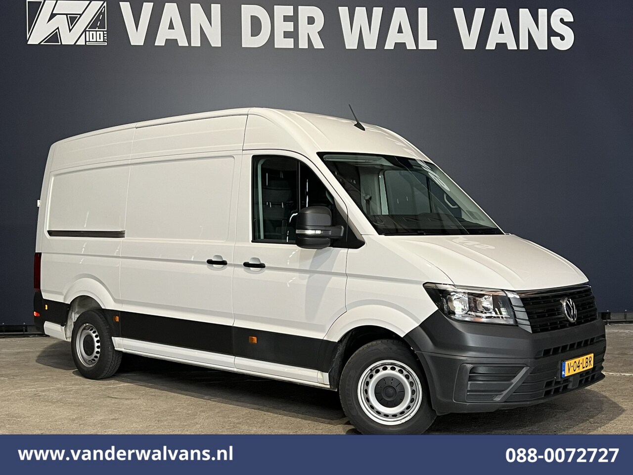 Volkswagen Crafter - 2.0 TDI 141pk L3H3 (L2H2) Euro6 Airco | Massagestoel | Camera | Apple Carplay | Cruisecont - AutoWereld.nl
