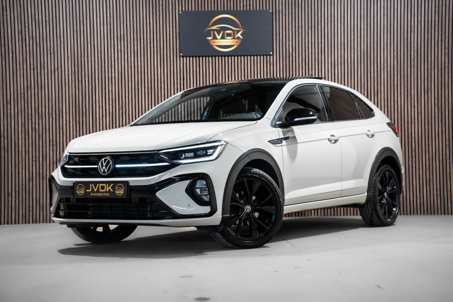 Volkswagen Taigo - 1.5 TSI R-Line DSG IQ CAMERA PANO - AutoWereld.nl