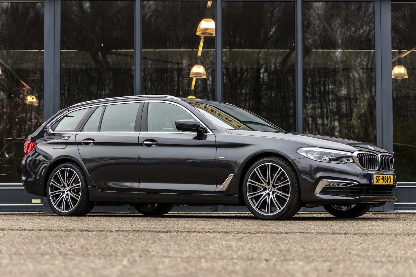 BMW 5-serie Touring - 520i High Executive 520i High Executive - AutoWereld.nl