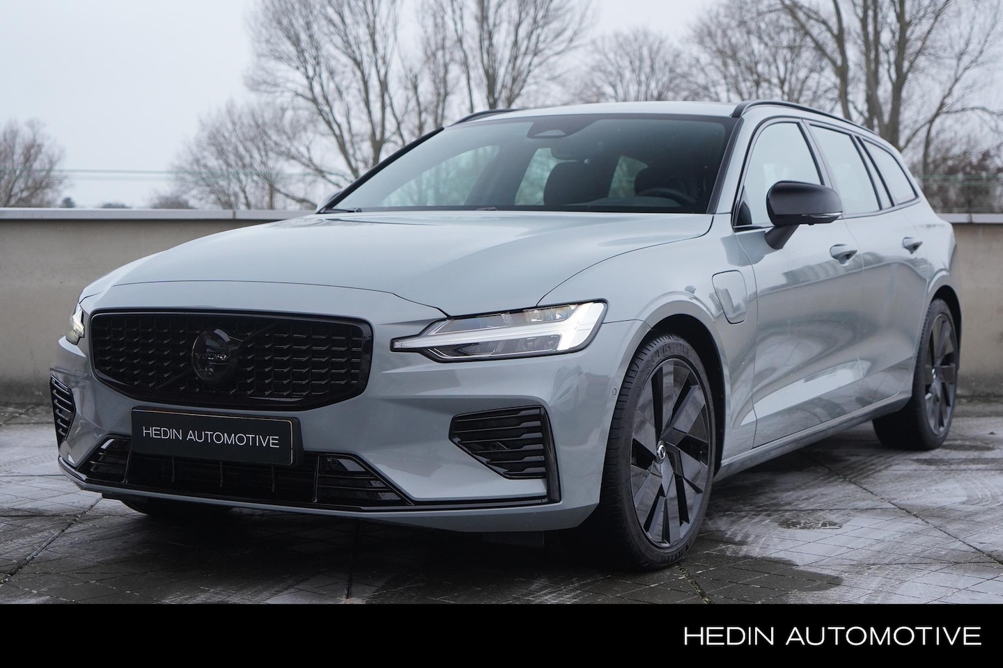 Volvo V60 - 2.0 T8 Plug-in hybrid AWD Plus Dark Performance Ed Black Pack | 360 camera | 19 inch LM-ve - AutoWereld.nl