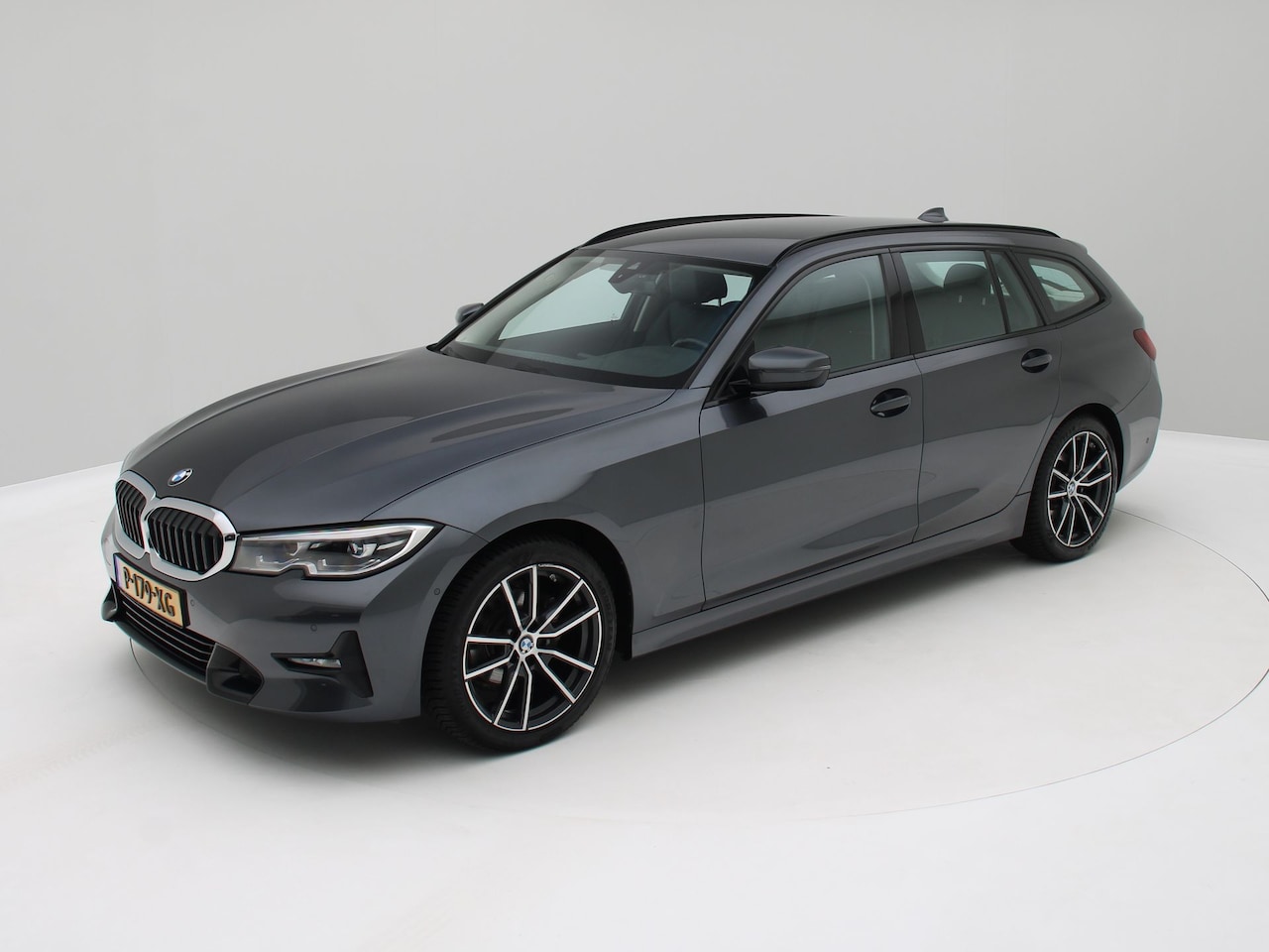BMW 3-serie Touring - 318i Business Edition Plus Sport Aut. / Leder / Virtual cockpit / Origineel NL - AutoWereld.nl