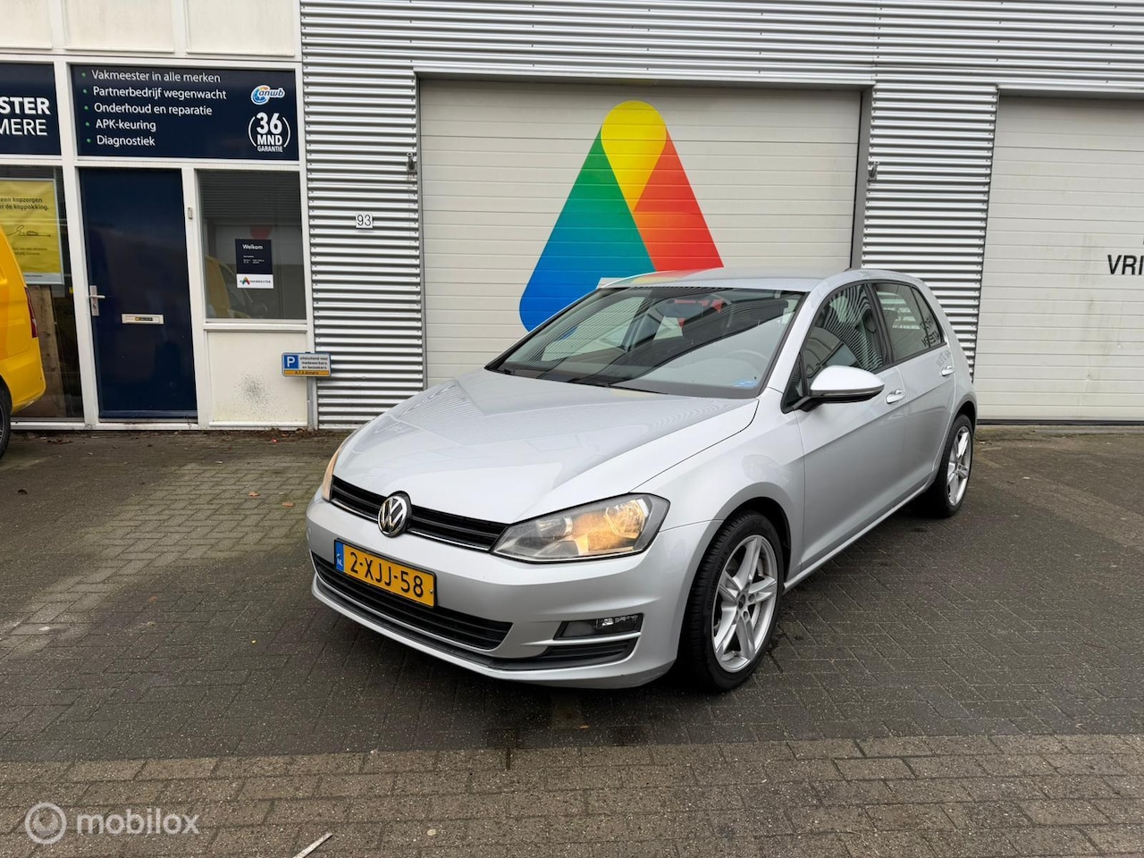 Volkswagen Golf - 1.6 TDI Comfortline DSG ! - AutoWereld.nl