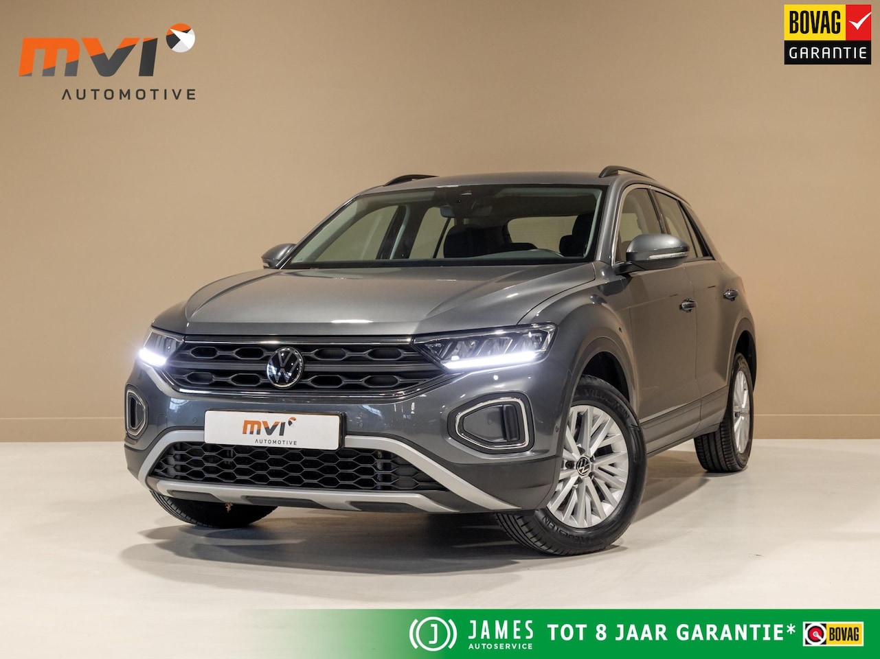 Volkswagen T-Roc - 1.5 TSI Life / 150pk / Achteruitrij camera / Stoelverwarming / - AutoWereld.nl