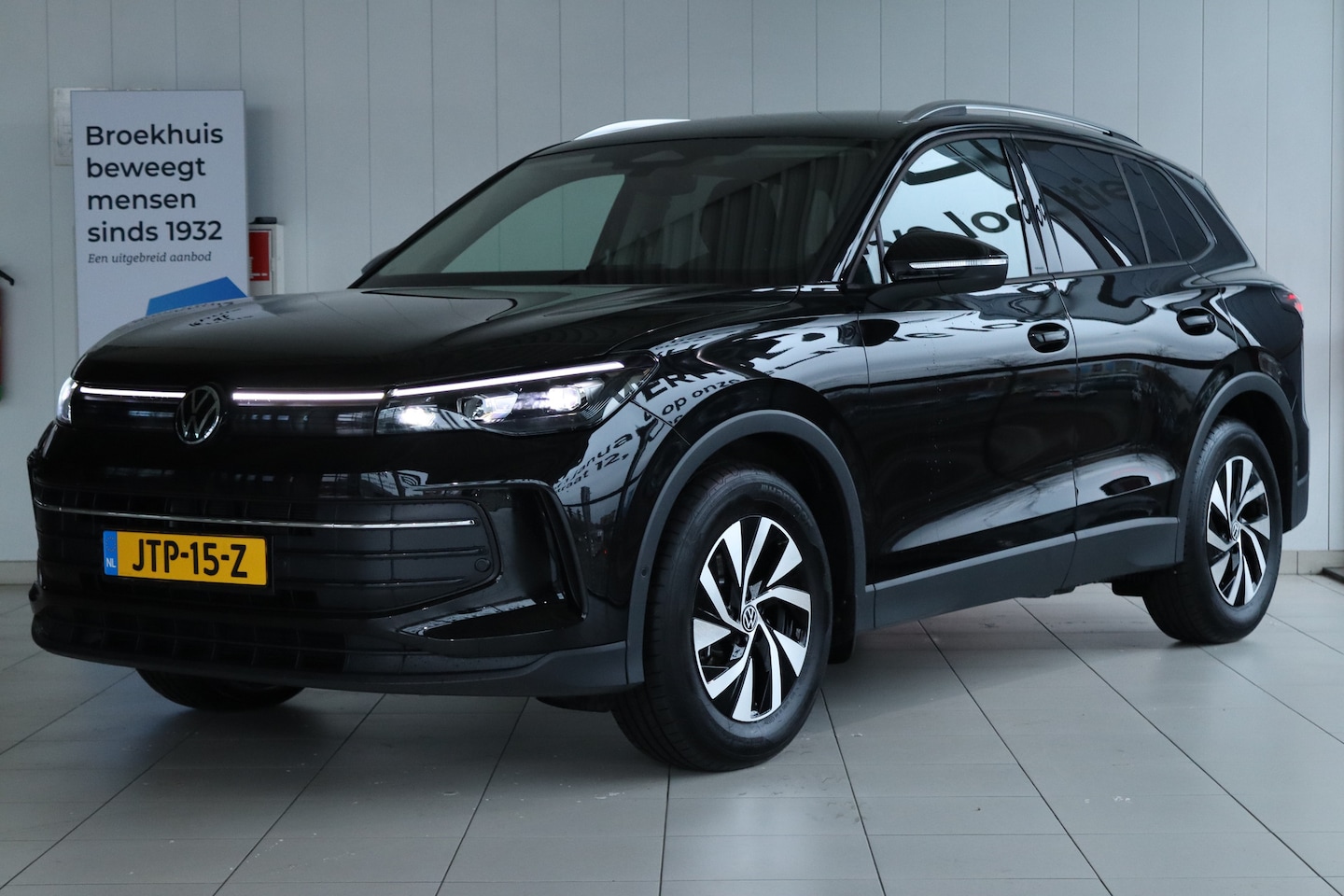 Volkswagen Tiguan - 1.5 eTSI Life Edition | Adapt. Cruise | IQ Light | Trekhaak | Stoel+Stuurverwarming | Keyl - AutoWereld.nl