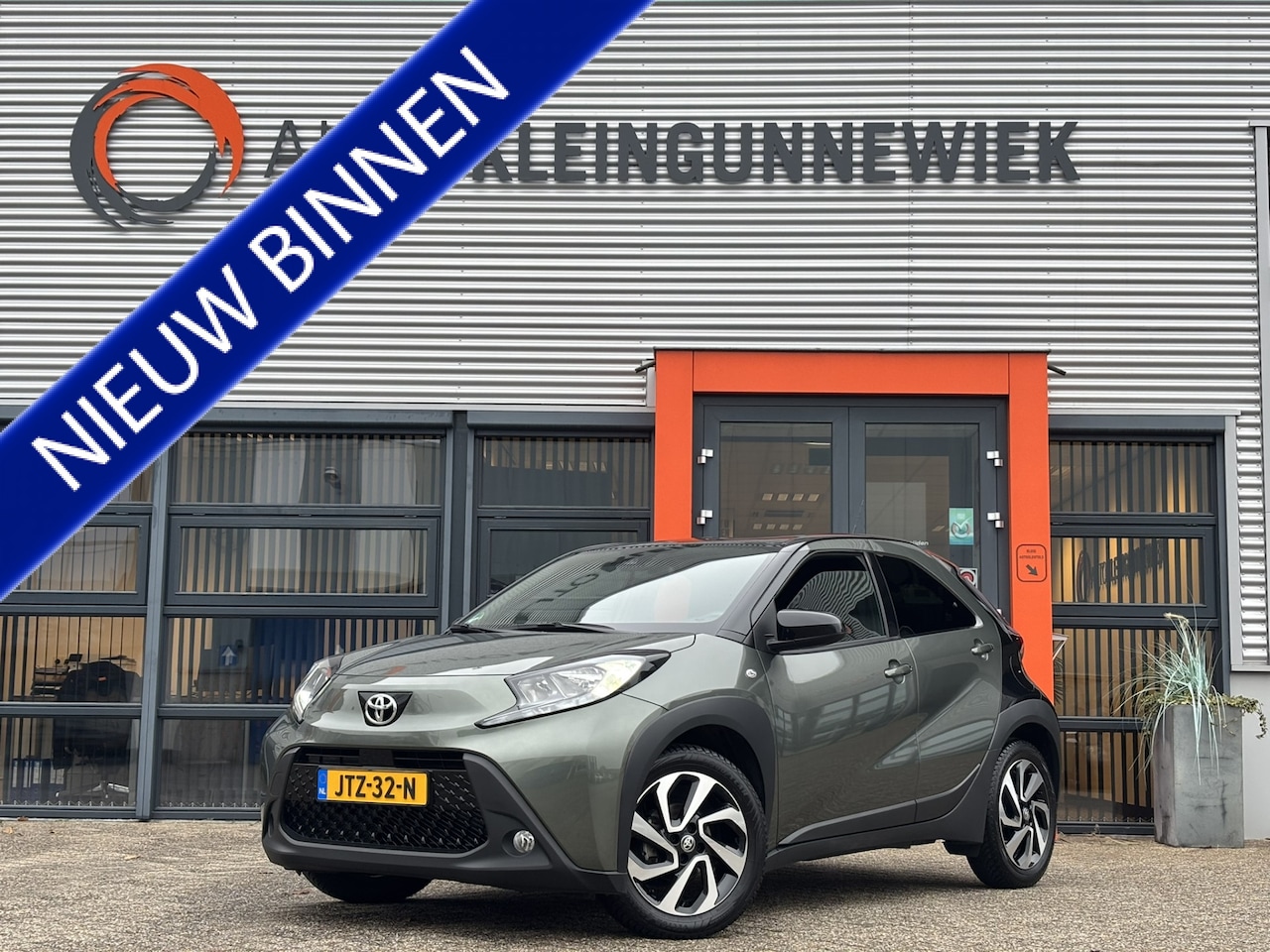 Toyota Aygo X - 1.0 VVT-i S-CVT Envy / Applecarplay/Android Auto / Stoelverwarming / Allseason Banden / DA - AutoWereld.nl