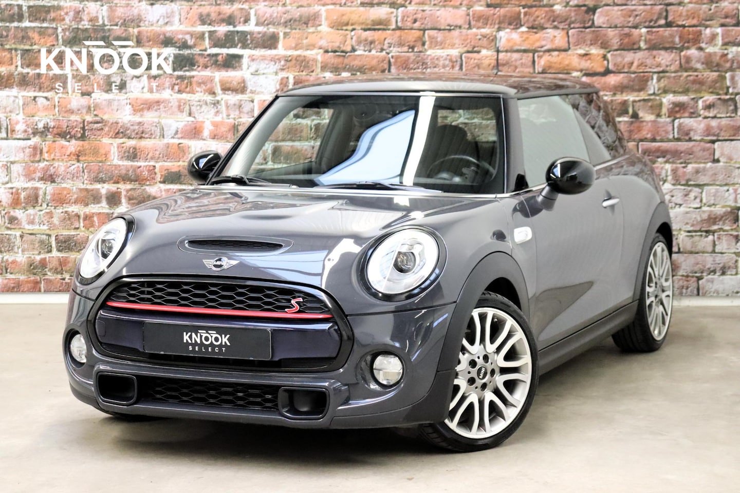 MINI Cooper S - Hatchback Chili Automaat 3 deurs / Climate Control / Sportstoelen / 18 Inch / Extra Getint - AutoWereld.nl