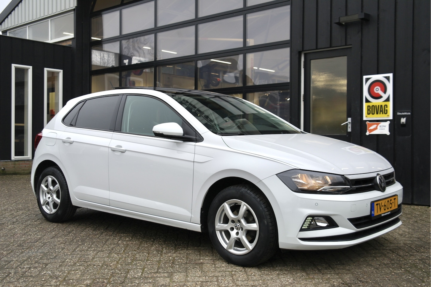 Volkswagen Polo - 1.0 TSI Comfortline | NL-Auto | Pano | Adap.Cruise | Clima - AutoWereld.nl