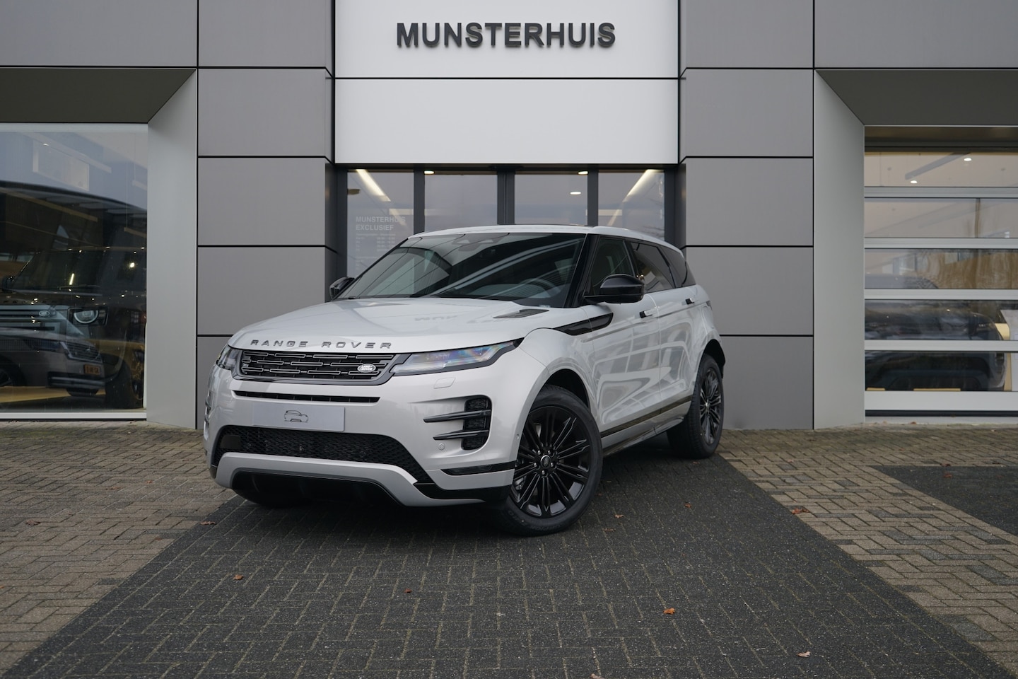 Land Rover Range Rover Evoque - 1.5 P270e PHEV AWD SE Dynamic Edition | Schuif Kantel Dak | Elektrische Trekhaak | 20 Inch - AutoWereld.nl