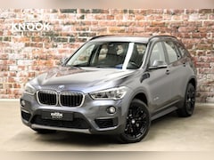 BMW X1 - sDrive20i Executive Automaat / Navigatie / Trekhaak / Sportstoelen / LED / Climate Control