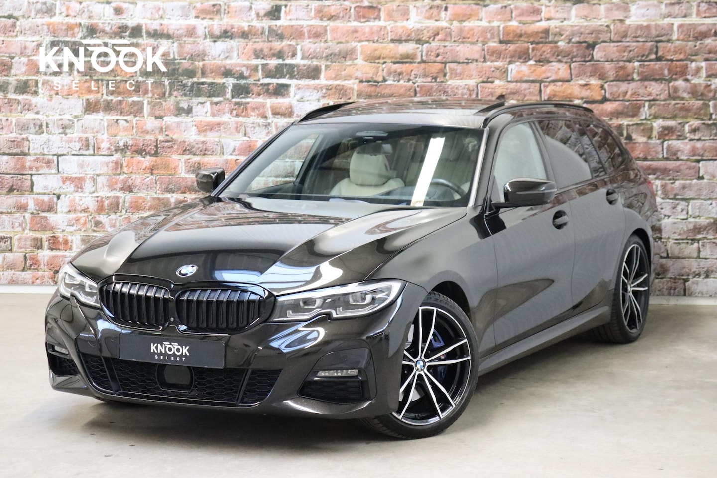 BMW 3-serie Touring - 330i High Executive M Sport Pakket Automaat / Live Cockpit Professional / Panoramadak / Dr - AutoWereld.nl