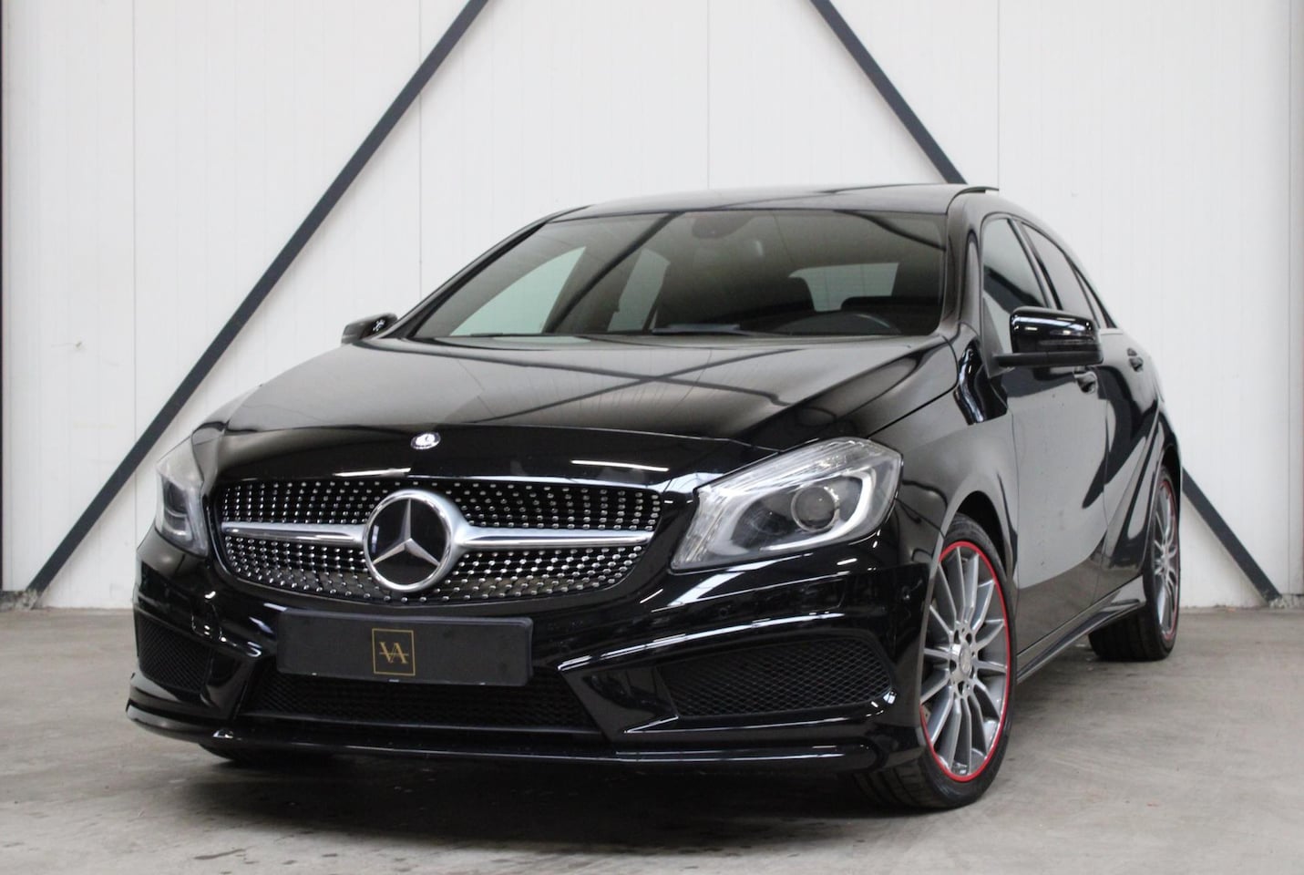 Mercedes-Benz A-klasse - 200 AMG Sport l Panoramadak l Xenon l LED - AutoWereld.nl