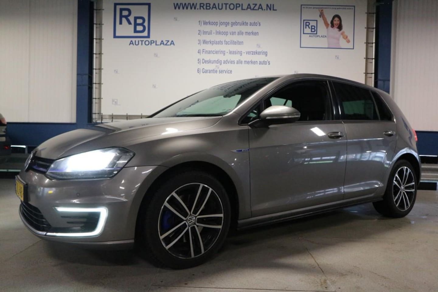 Volkswagen Golf - 1.4 TSI GTE / Aut / Xenon / NAP ! - AutoWereld.nl