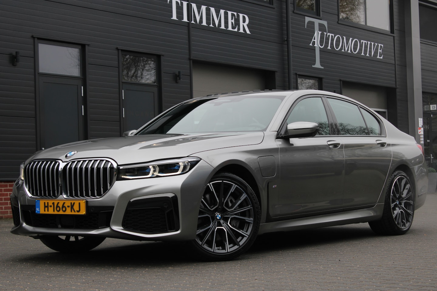 BMW 7-serie - 745e High Executive M Sport - 20 inch - Laserlight - Schuifkanteldak - Adaptieve cruise Ac - AutoWereld.nl