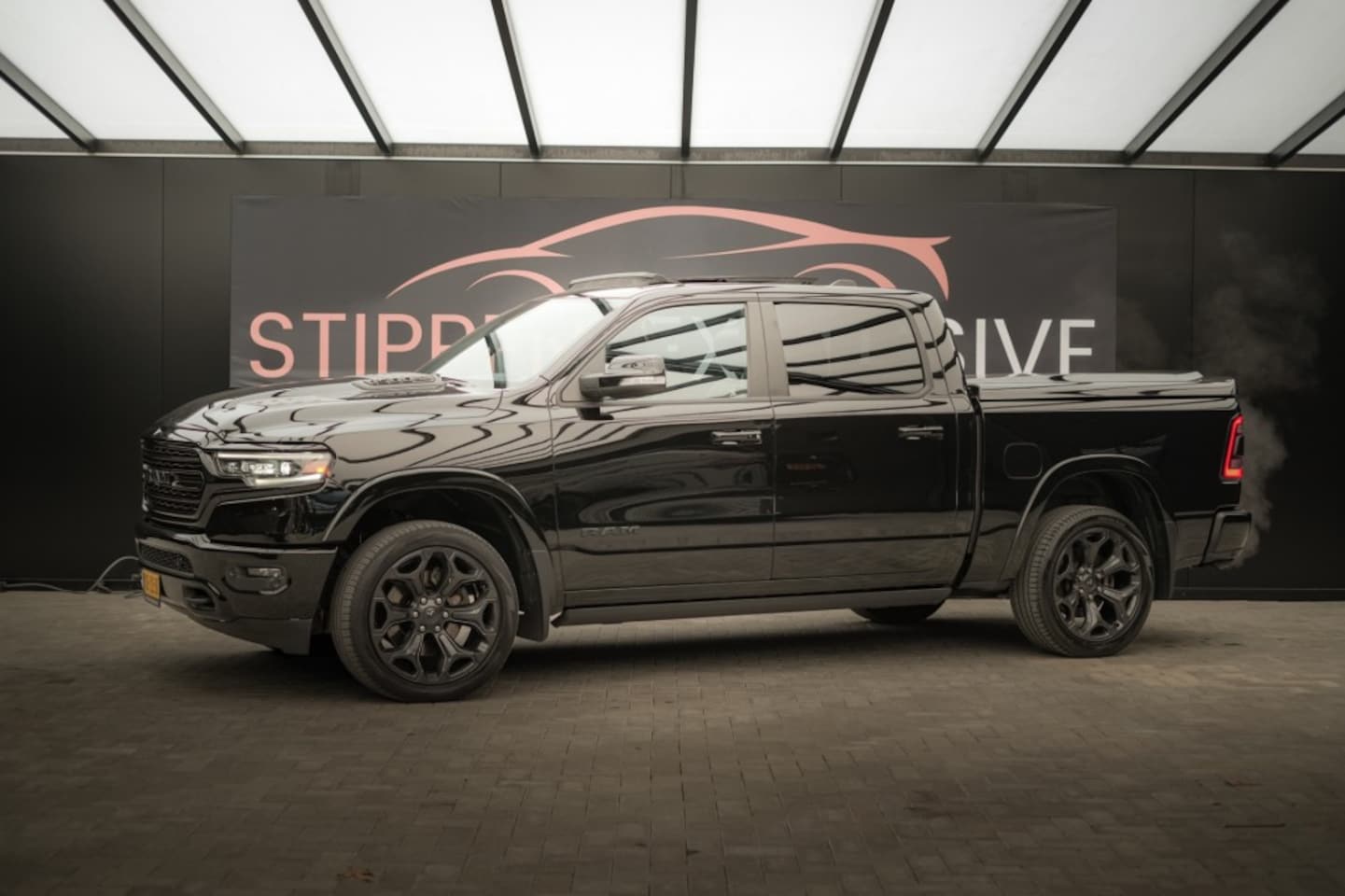 Dodge Ram Pick Up - 4X4 Limitid Night - AutoWereld.nl