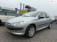 Peugeot 206 - 1.4 XR incl apk leuke beginnersauto