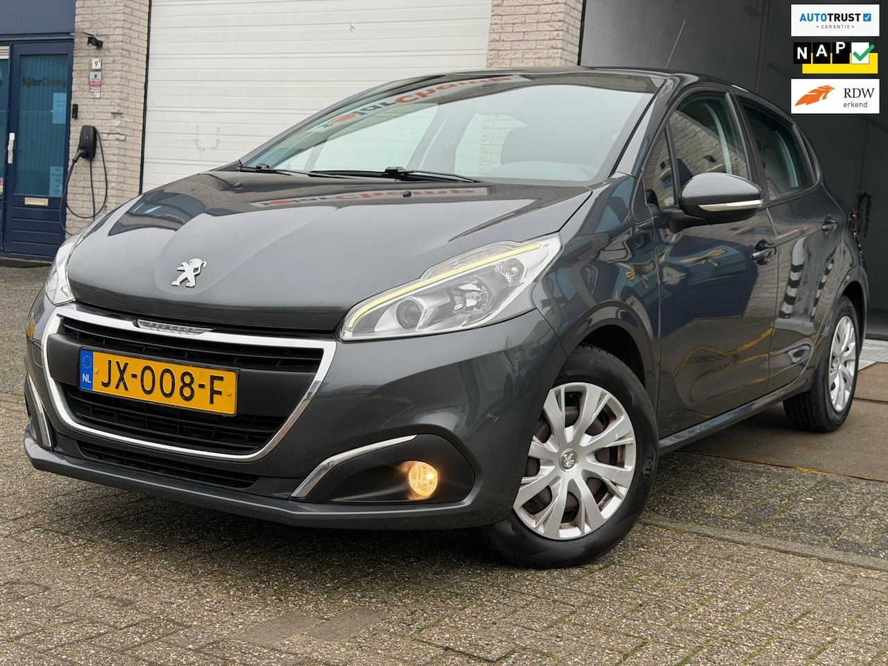 Peugeot 208 - 1.2 PureTech Blue Lion/nap/ 3e EIG/ dealeronderhouden/ 1jaar apk/ airco/Apple Carpl/ pdc/ - AutoWereld.nl