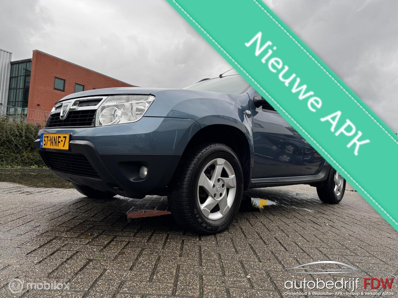 Dacia Duster - 1.6 Lauréat 2wd/TREKHAAK/AIRCO/ELEKTR.RAMEN/NAP - AutoWereld.nl